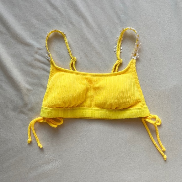 Yellow and white daisy bikini top - Picture 1 of 6
